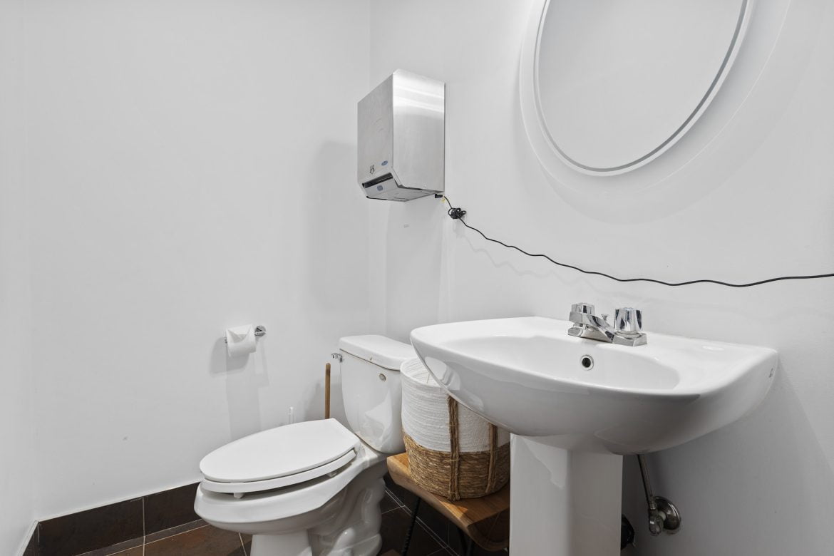 Cara Membuat Iklan Sedot WC yang Menarik