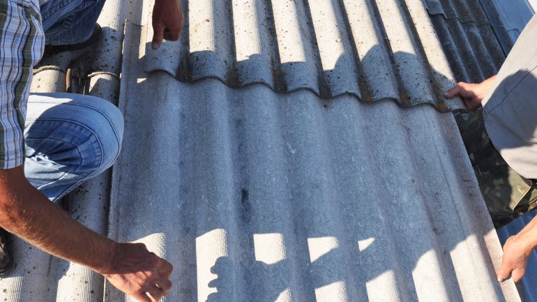 Bahaya Atap Asbes Bagi Kesehatan, Ini Dampak-Dampak Negatifnya