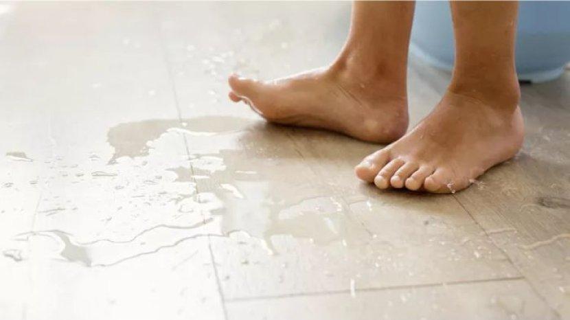 Lantai Kamar Mandi Licin, Cek Faktor Penyebabnya