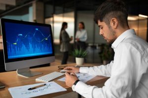 pengertian data analyst